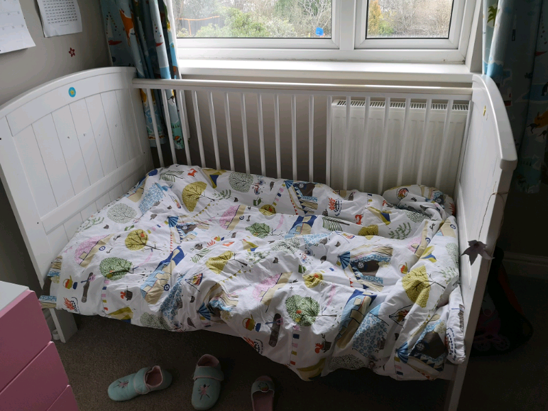 gumtree cot bed